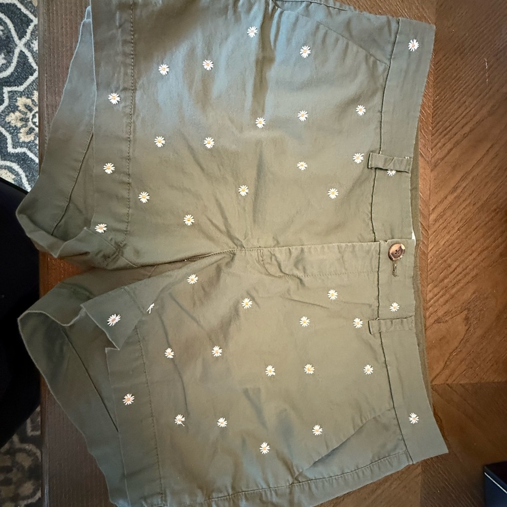 Old Navy Olive Green Shorts with Embroidery Daisy